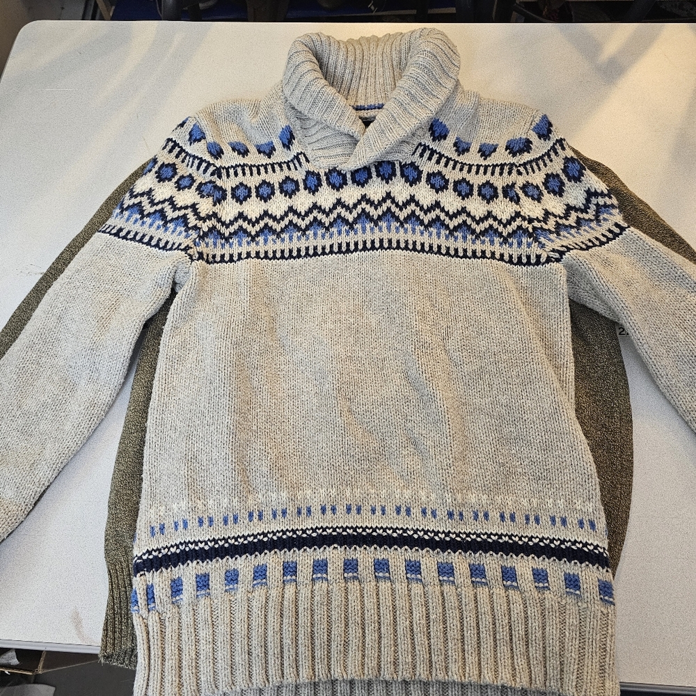Sweaters Young Men's Pullovers Bundle of 3 Navy,Argyle Tan Brown sz S & M - Picture 3 of 7